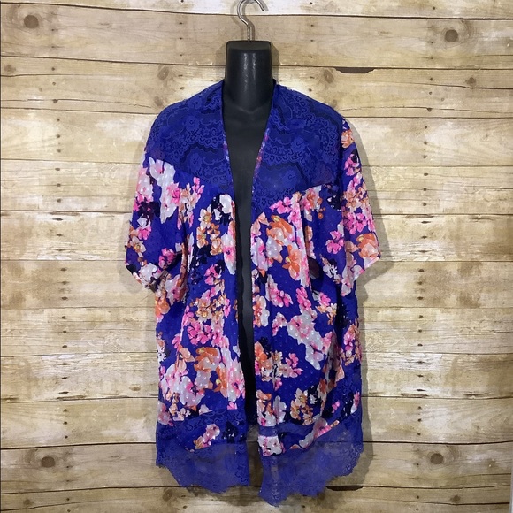 Women’s candies cardigan blue floral lace size large - Picture 2 of 6